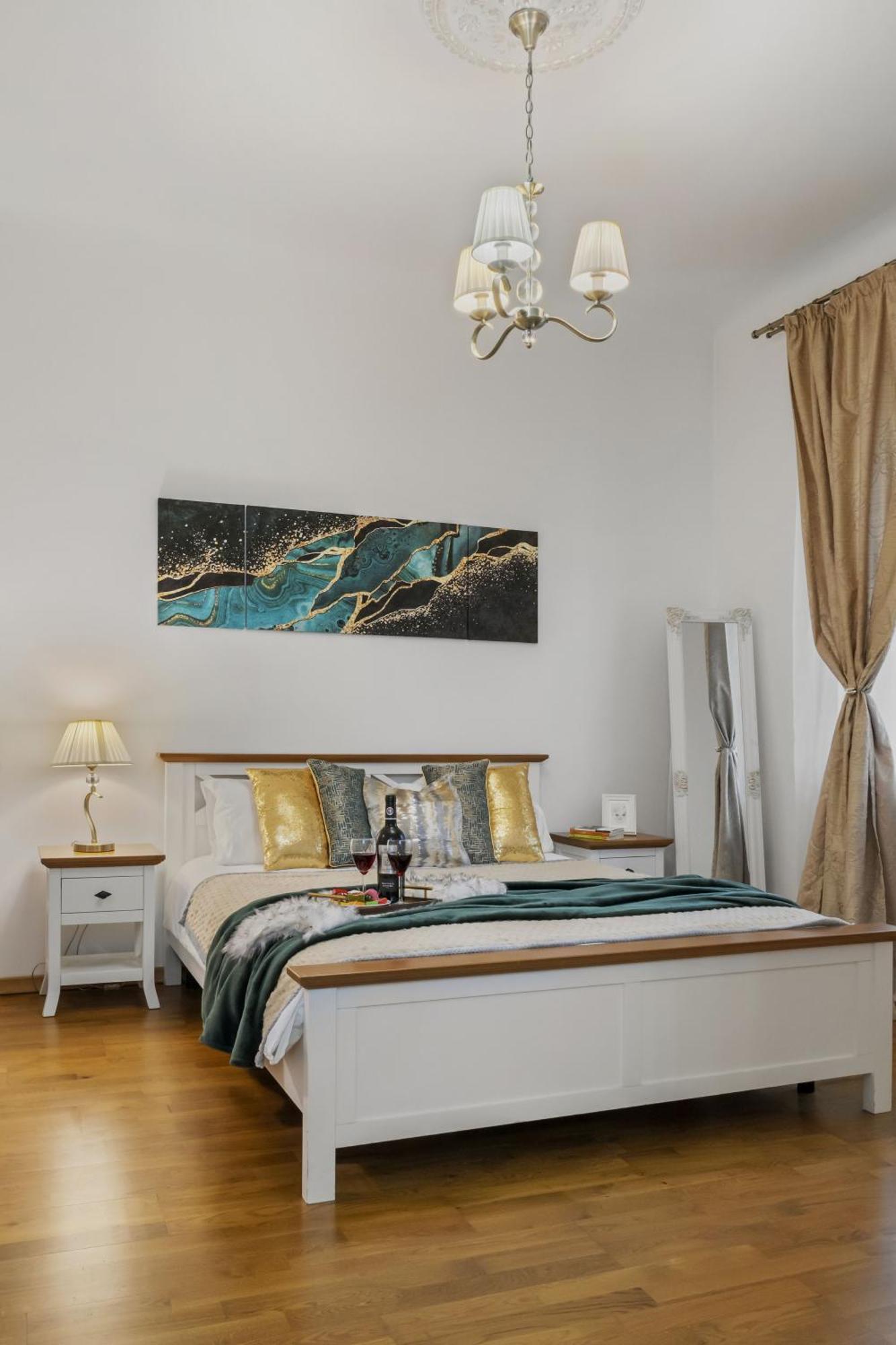 Sweet Luxury Three Rooms Apartment City Center Universitate บูคาเรสต์ ภายนอก รูปภาพ
