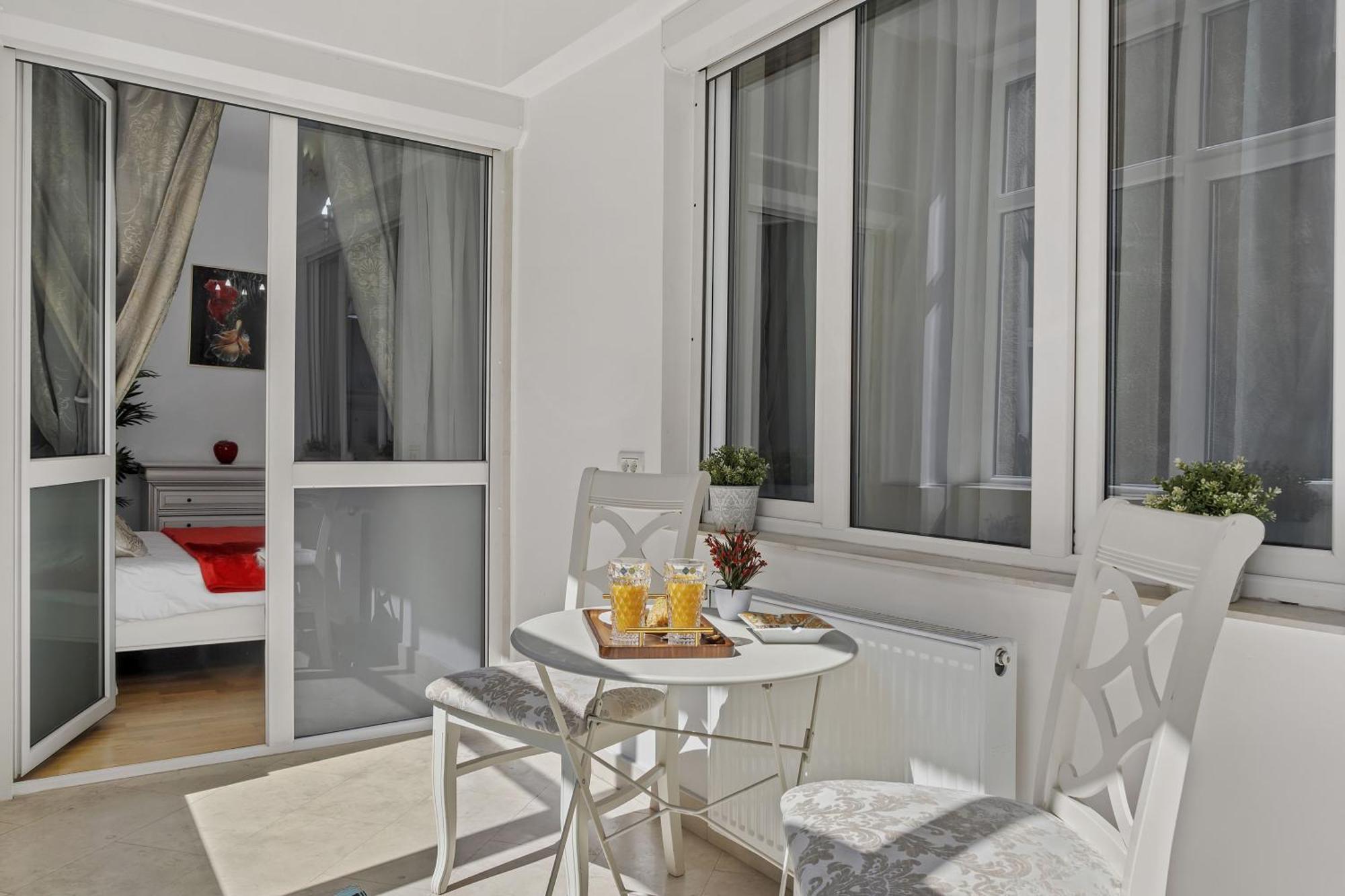 Sweet Luxury Three Rooms Apartment City Center Universitate บูคาเรสต์ ภายนอก รูปภาพ