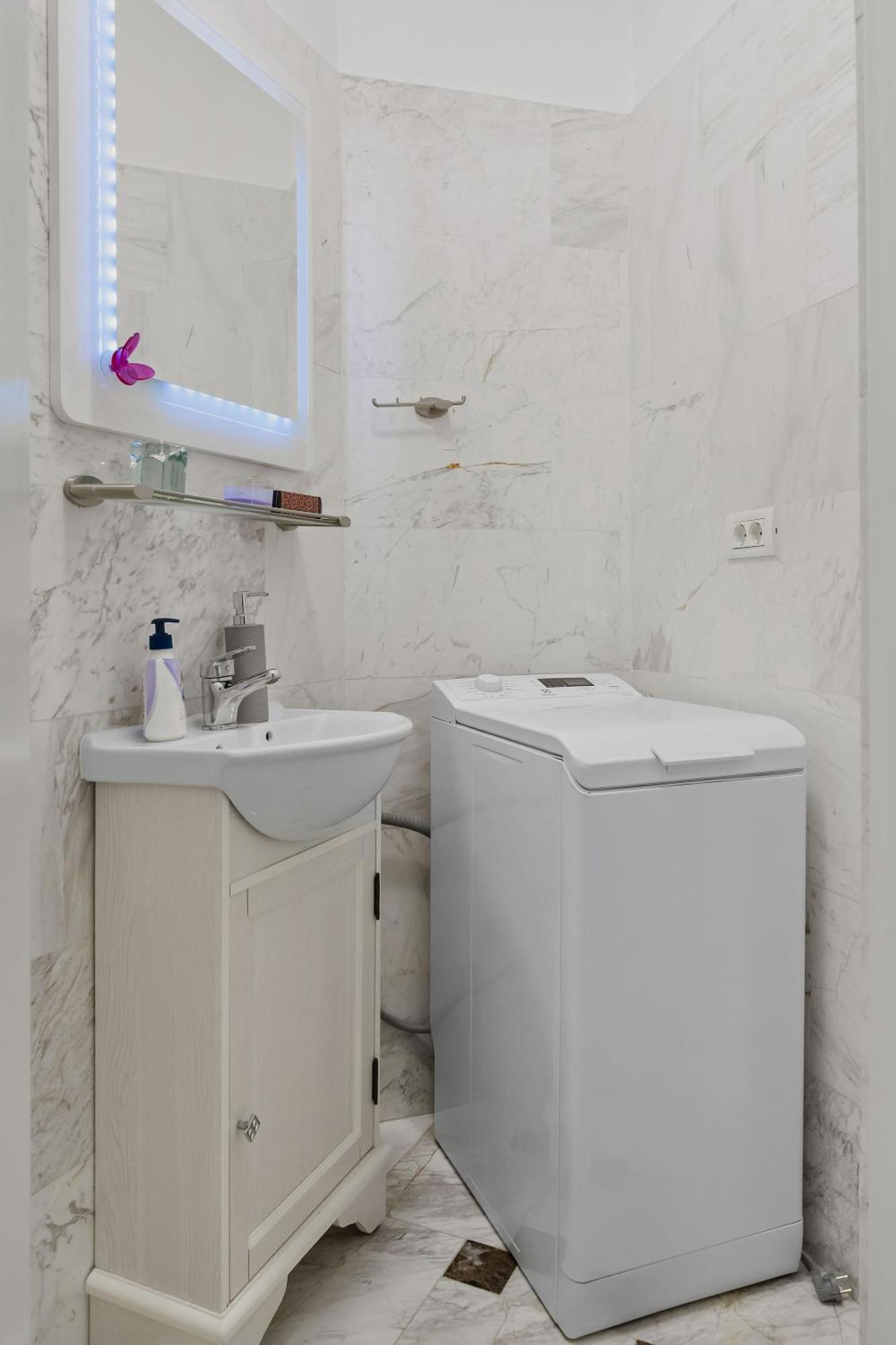 Sweet Luxury Three Rooms Apartment City Center Universitate บูคาเรสต์ ภายนอก รูปภาพ