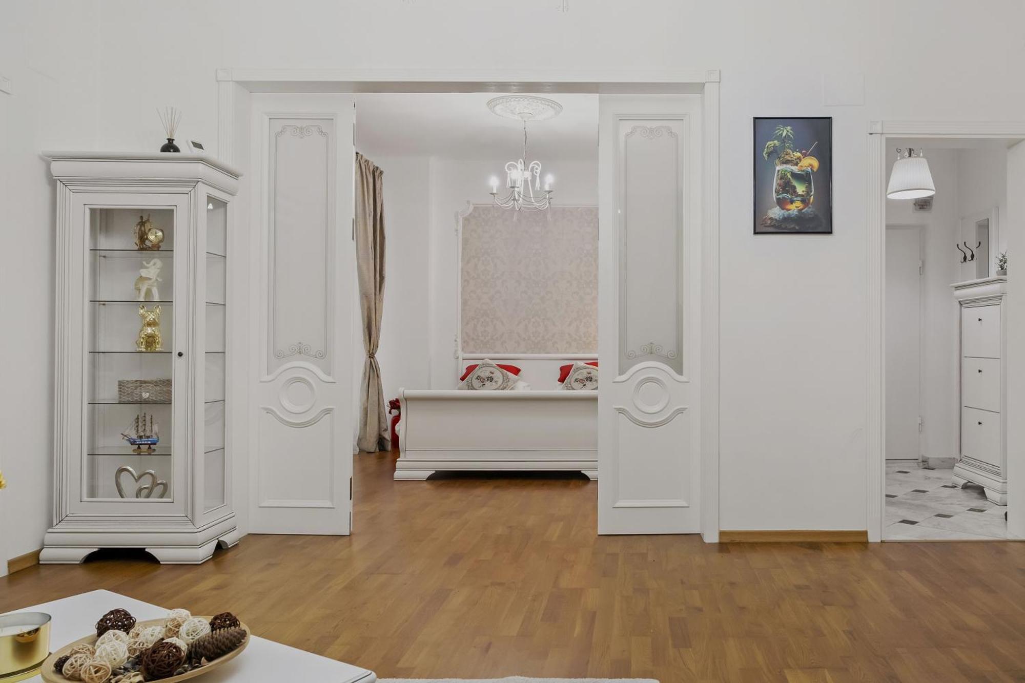 Sweet Luxury Three Rooms Apartment City Center Universitate บูคาเรสต์ ภายนอก รูปภาพ