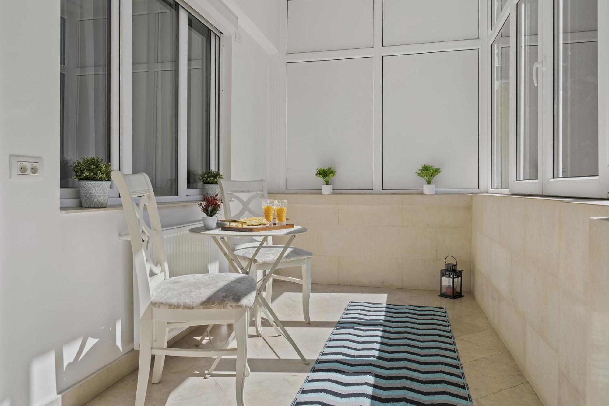 Sweet Luxury Three Rooms Apartment City Center Universitate บูคาเรสต์ ภายนอก รูปภาพ